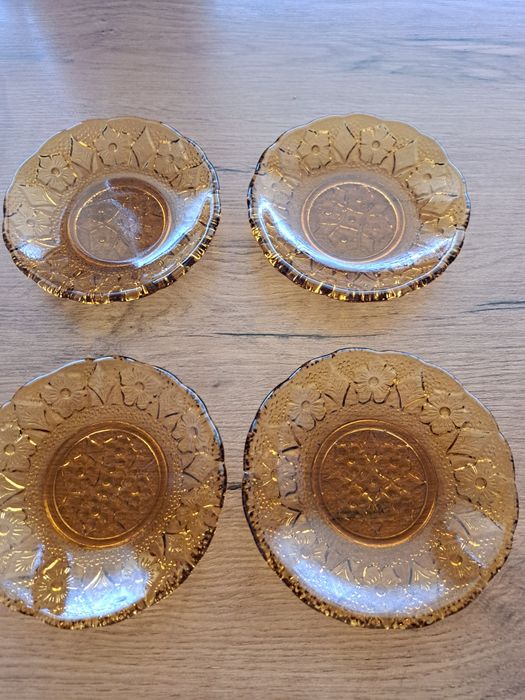 Talerzyki bratki w kolorze miodowym z Ząbkowic