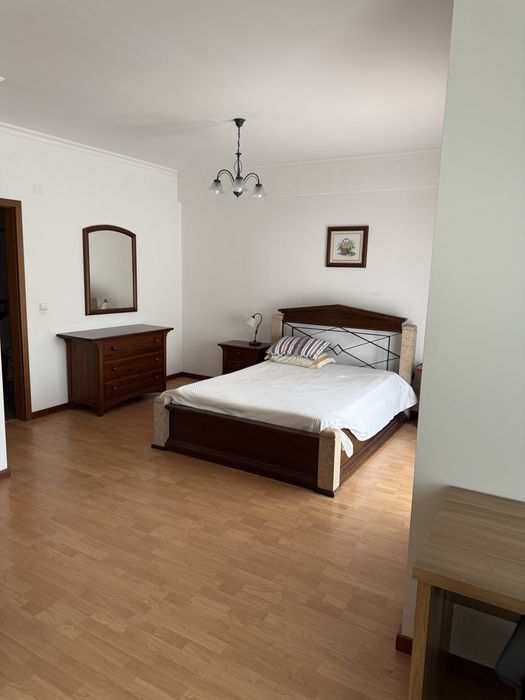 Apartamento t3 para alugar em frente a faculdade de medicina e hospital