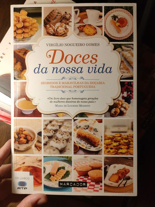 Vários livros de cozinha
