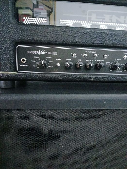 Amplificador Line 6 Spider Valve HD100 + coluna