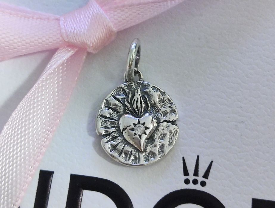 Talizman Amulet medalion płonące Serce S925 nowa zawieszka