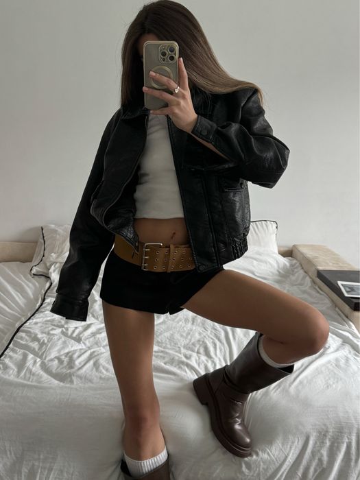 Трендовий бомбер з екошкіри