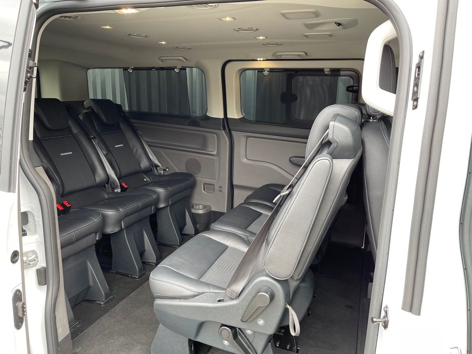 Wynajem Busów 9 i 8 -osobowych Wypożyczalnia Wrocław Ford Tourneo