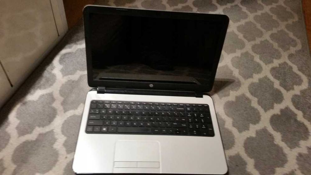 HP 15-R101NW N2840 4 GB 128GB SSD Stan bdb biały