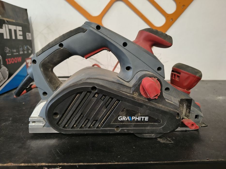 Strug elektryczny Graphite 1300W
