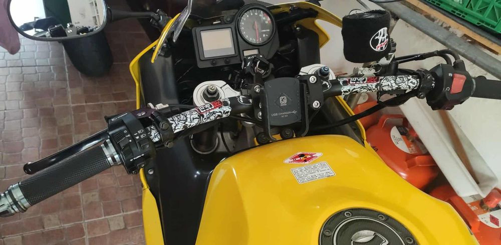 CBR 900 (929),-2001.