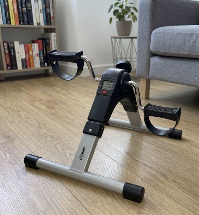 Nowy Rowerek Treningowy z Licznikiem i Matą Sprzęt Rehabilitacyjny Trening Nóg Rąk Kompaktowy DARMOWA DOSTAWA