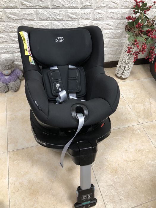 Автокрісло Britax Römer DUALFIX M i-SIZE Група 0+/1 (0-18 кг)