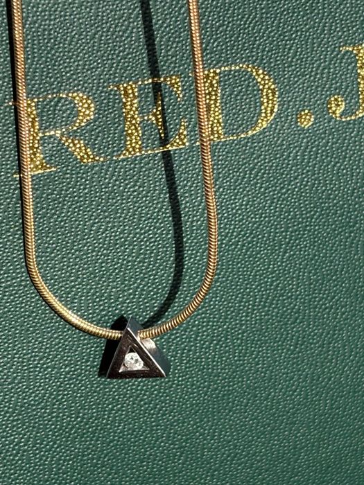 Łancuszek zloty  18k 750 z diamentowa zawieszka 7.26g