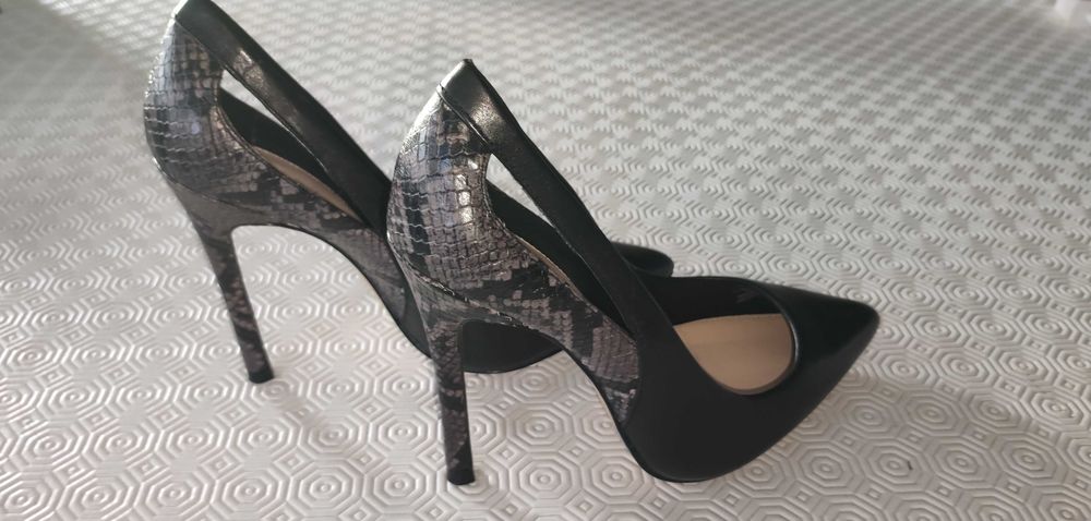 Zara Women's Leather Shoe Size 37
