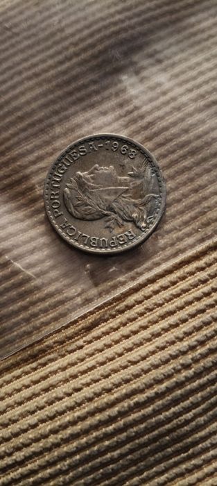 Moeda de 1 Escudo ALPACA de 1968