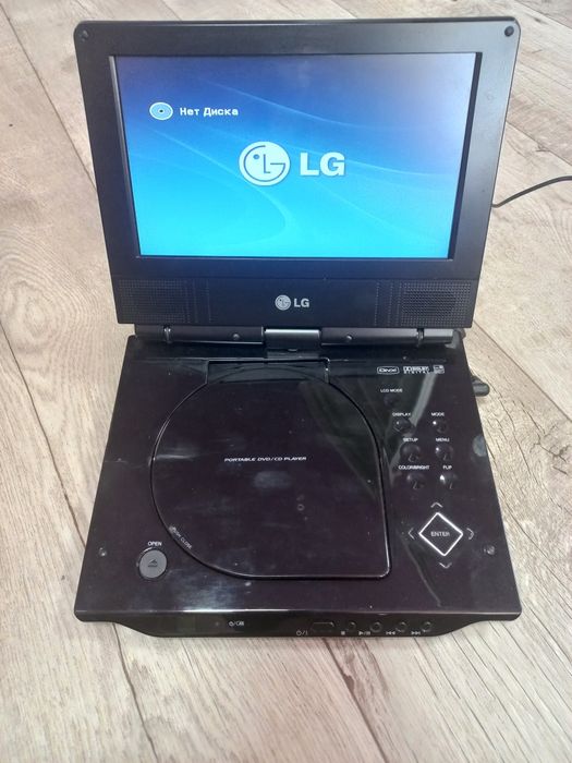 DVD-плеер LG DP281B