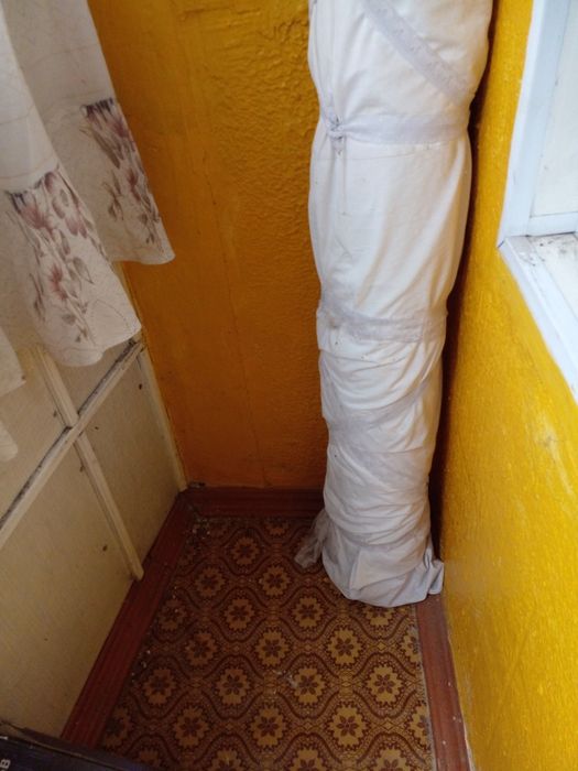 Продам ліноліум для косого балкона