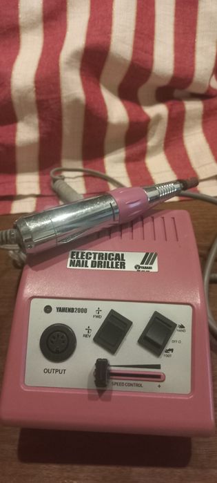 Torno eléctrico para unhas