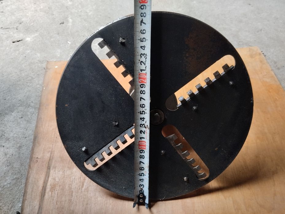 Корморізка під газовий балон