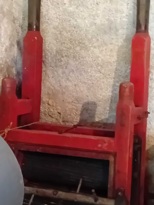 Prensa de fuso + esmagador manual para produção de vinho