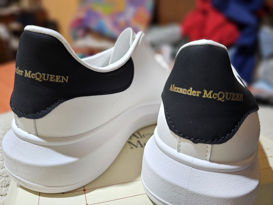 Alexander McQueen. Novas, nº 42