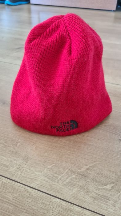 Czapka The North Face TNF. Czerwona. Czarne logo. Rozmiar uniwersalny