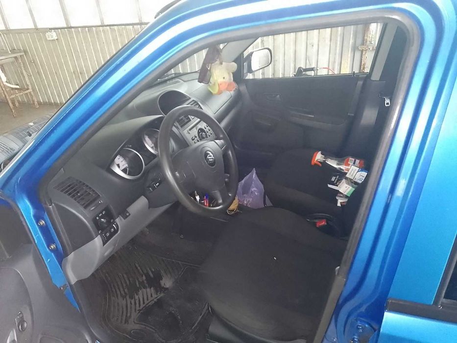 Сузукі Ігніс 2004