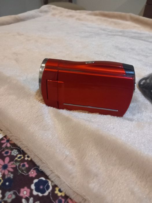 Vendo máquina  de filmar  muito bonita como nova