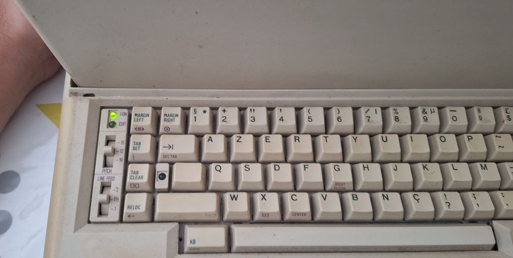 Máquina de Escrever Elétrica Olivetti PT 505