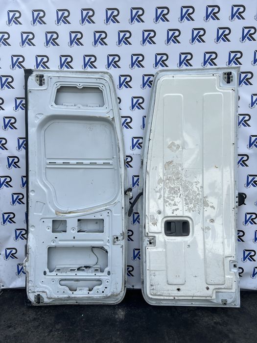 Задні двері Sprinter 906