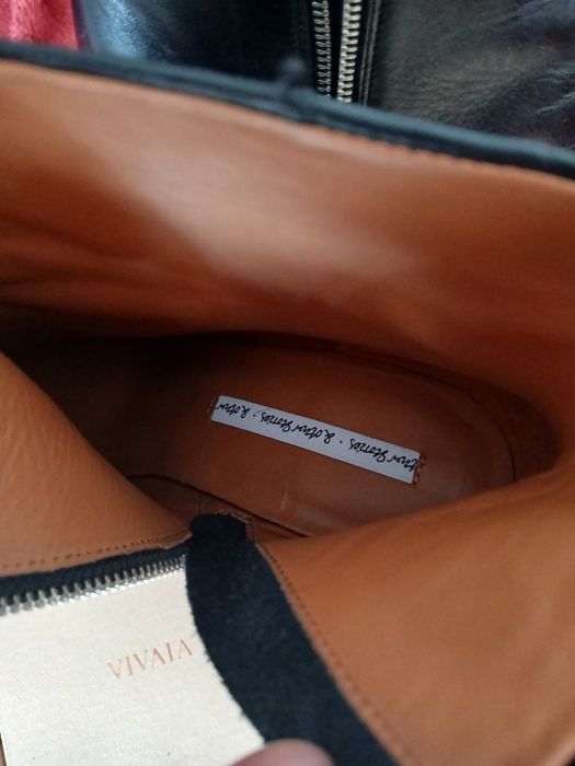 Ботінки  бренду VIVAIA