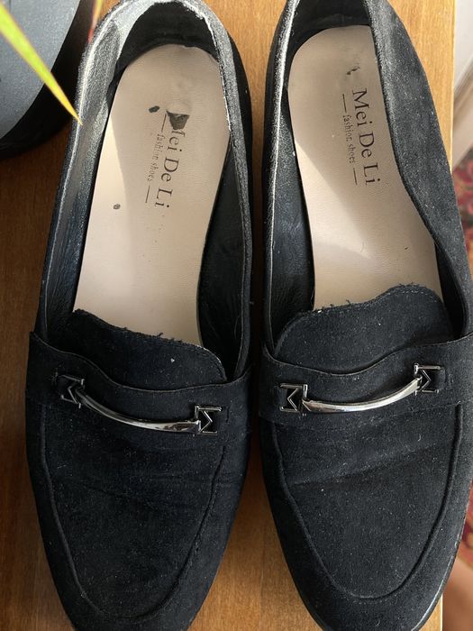 Чорні лофери з замші