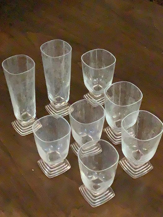 8 copos vintage em vidro- design geometrico/ base quadrada