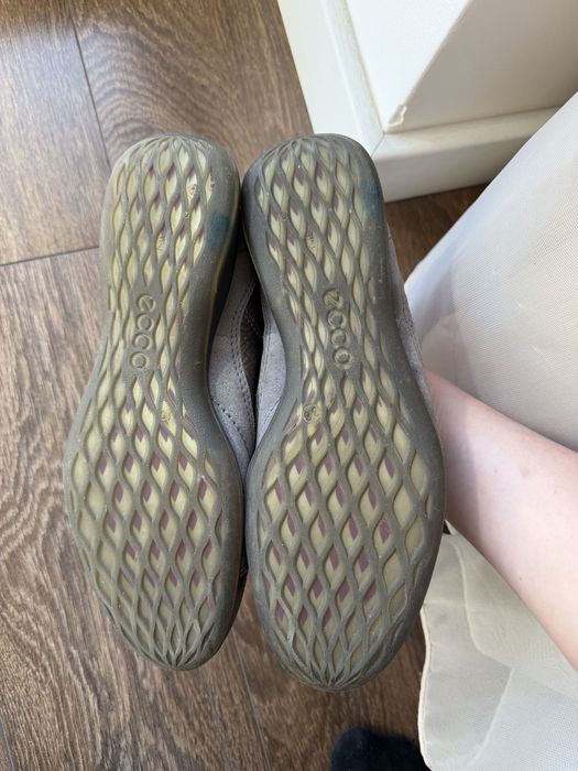 Продам шкіряні кросівки ecco!