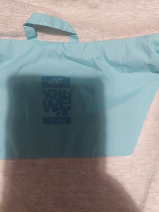 Sprzedam wiatrówkę dziewczęcą firmy 4F