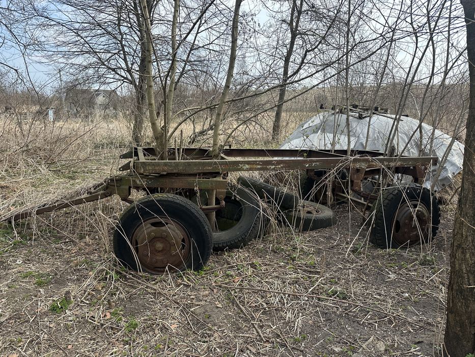 Причіп на колесах, в належному стані