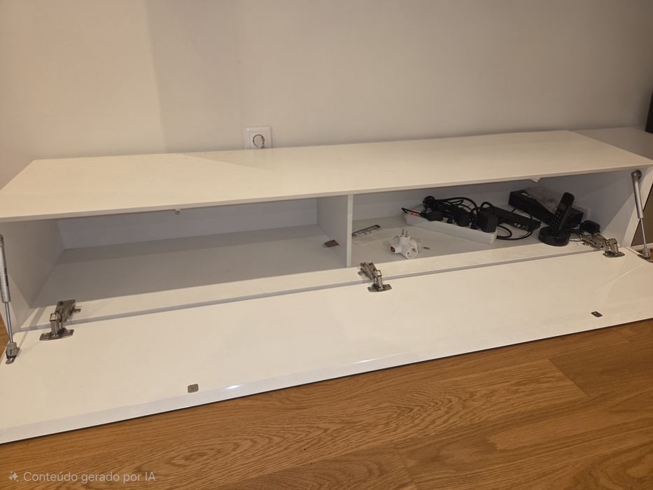 Base de Tv c/ 2 torres e 2 prateleiras branco mate e brilho

e madeira