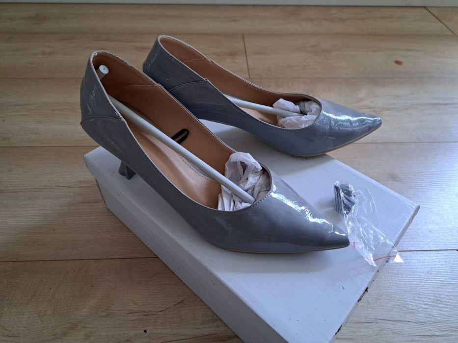 Szpilki Reserved, szare, rozmiar 38, buty