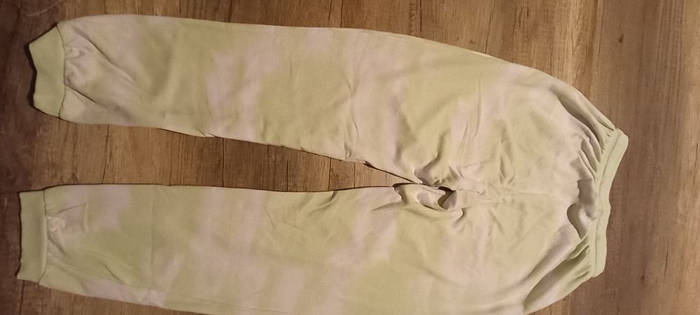 Spodnie dresowe rozmiar 152