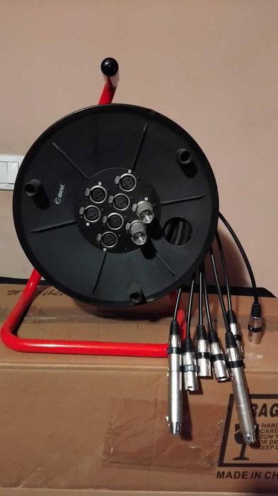 Kabel wieloparowy Multicore na bębnie z modułem scenicznym Stagebox 8/0 Stage box 8 wejść Adam Hall K8C15