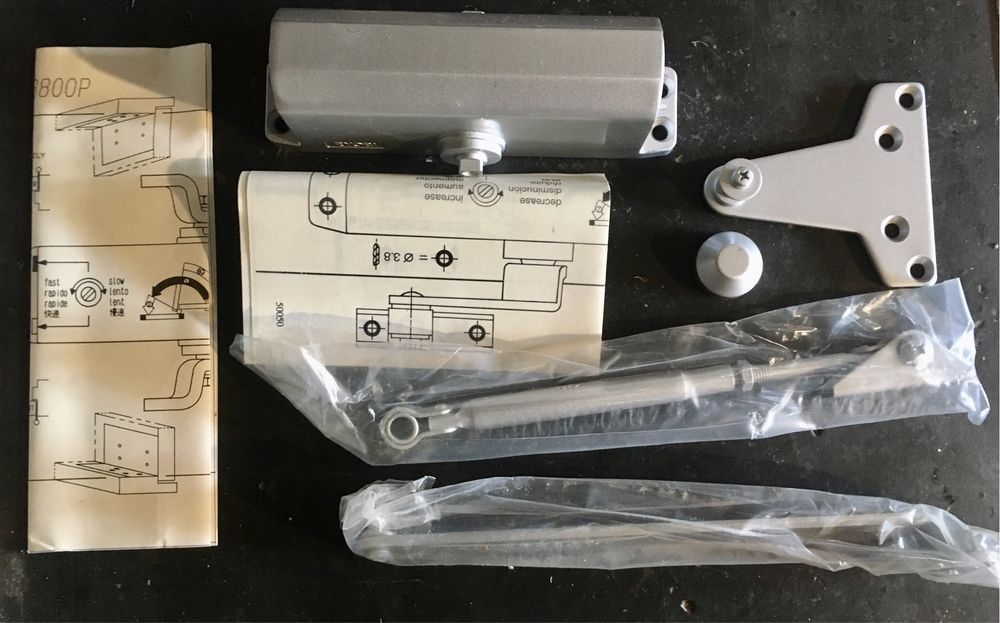 Дотягувач дверний Ryobi 8800