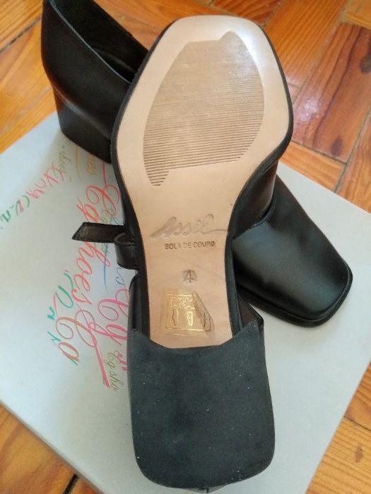 Sapatos de couro nº 38