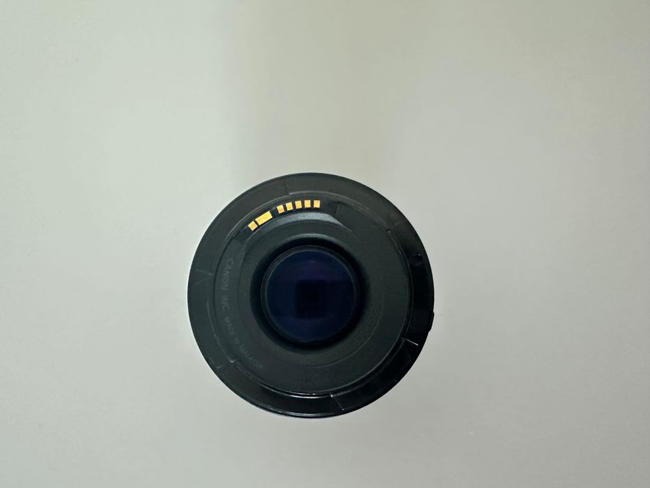 объектив canon 50mm f 1.8 з фільтром