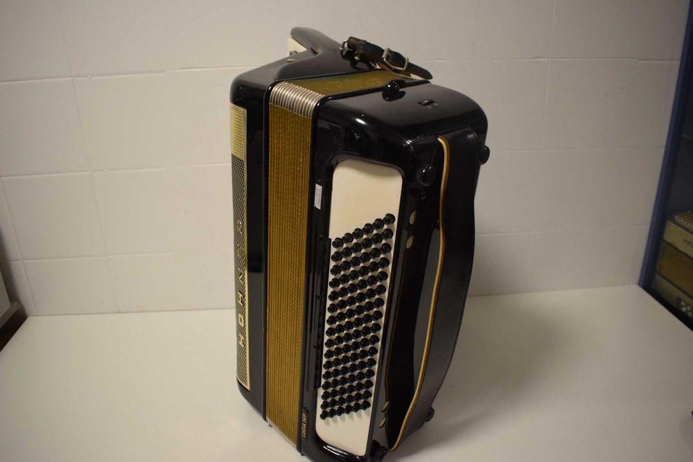 Acordeao Hohner Lucia IV P 4 Voz 96 Baixos,N 161