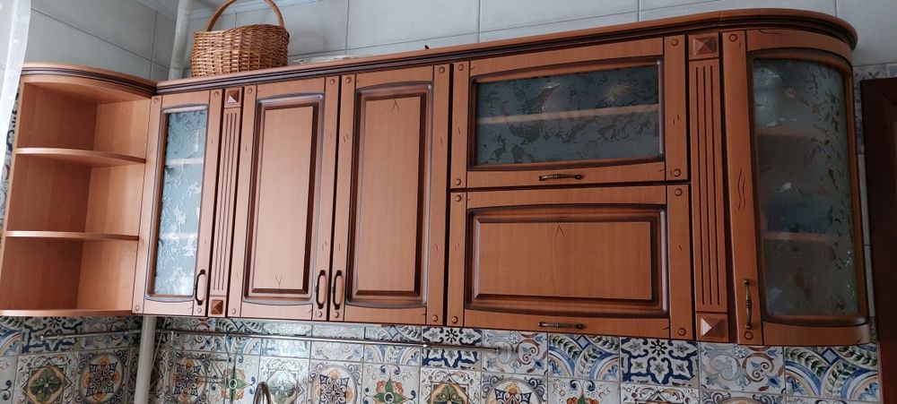 Продається кухня П- подібна.