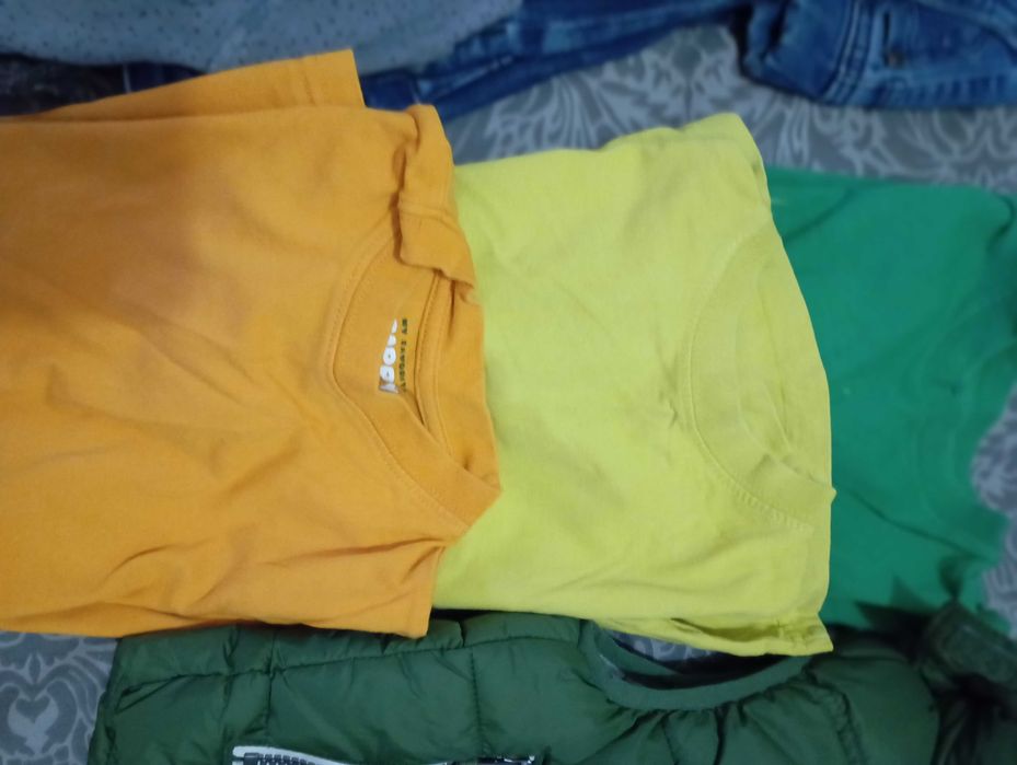Conjunto de roupa para rapaz de 3 anos