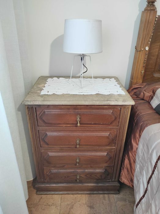 Conjunto de Quarto Completo (Cama, Cómoda, Roupeiro e 2 Camiseiros)