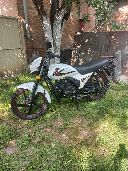 Мотоцикл Lifan BTR-200 LF-175-CC