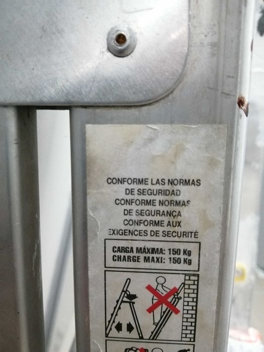 2 escadotes multiusos em alúminio usados mas em muito bom estado*