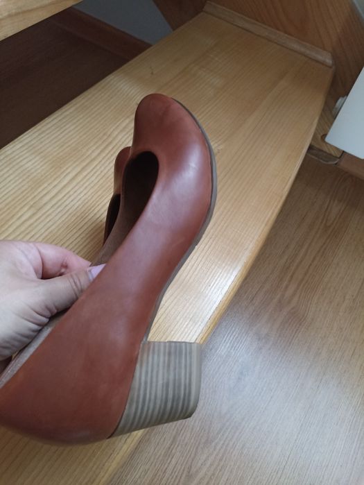 Czółenka 38 Marco Tozzi skórzane