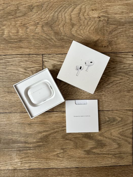 AirPods Pro 2 (2nd generation) with MagSafe. Стан і батарея супер!