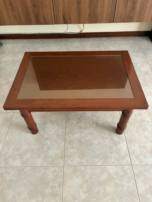 Móveis e mesa de jantar pinho