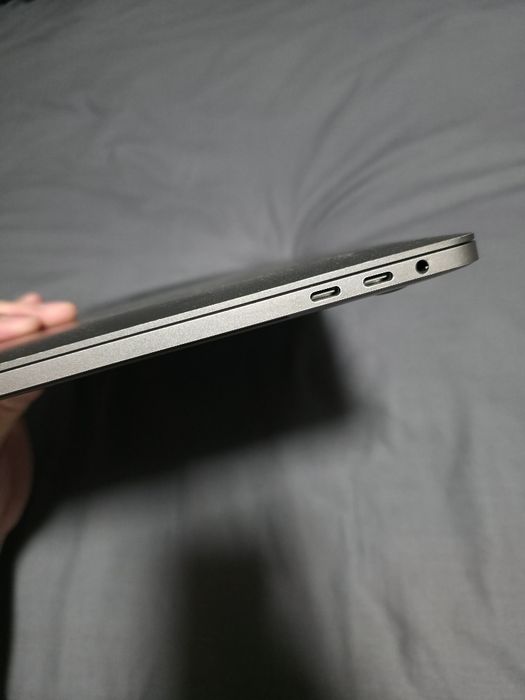 Macbook Pro 2016 i5/8gb/touchbar