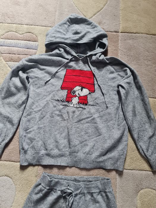 Костюм в'язаний ,сірий с камінням нарядний